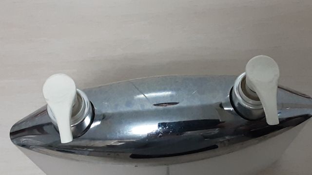 DOSIFICADOR DOBLE GEl y CHAMPÚ