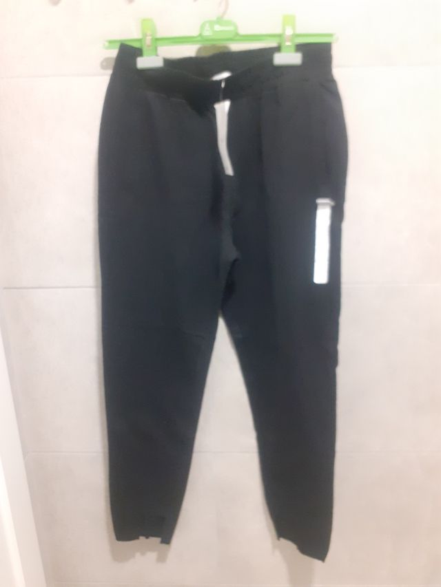 pantalón deportivo nuevo