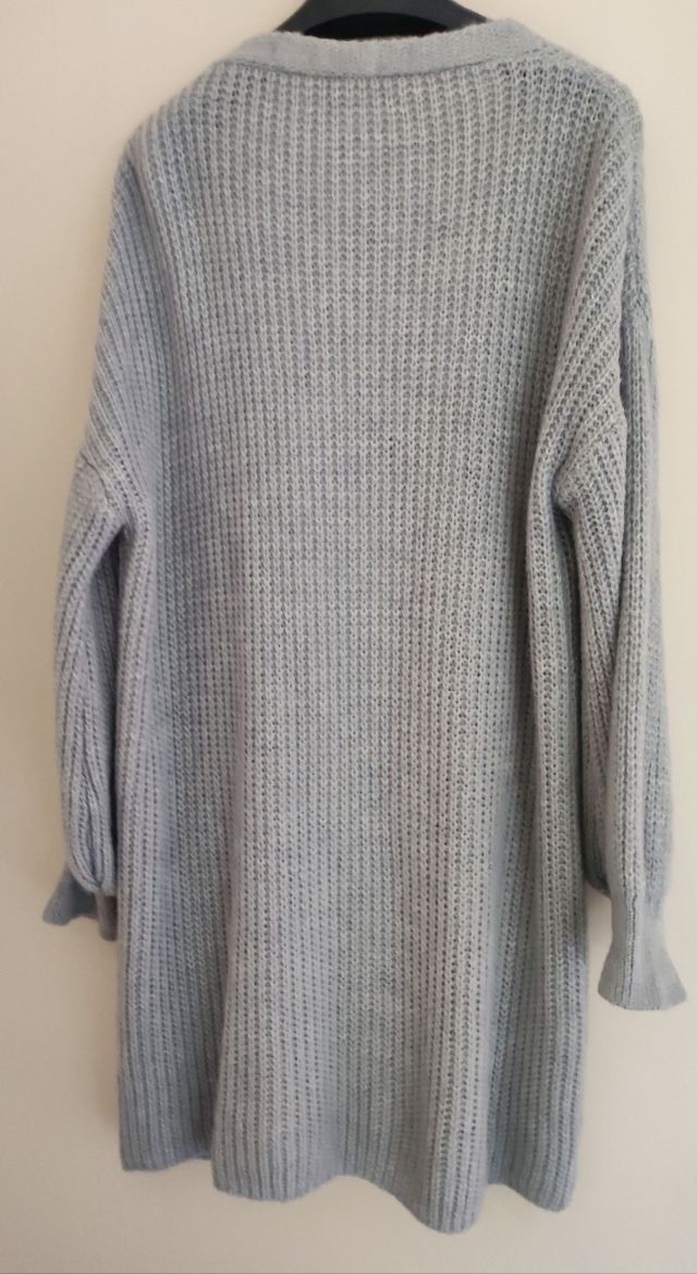 Maxicardigan azzurro polvere.