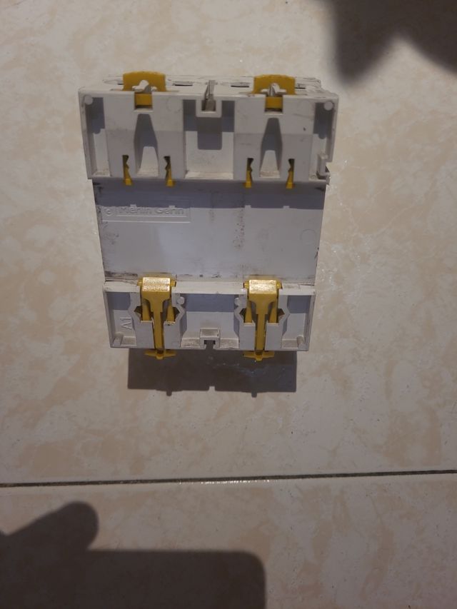 INTERRUPTOR/DIFERENCIAL S.E.