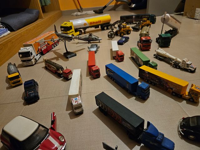 Os veículos são vendidos em uma escala?