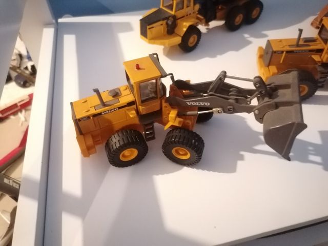 Miniaturas são vendidas