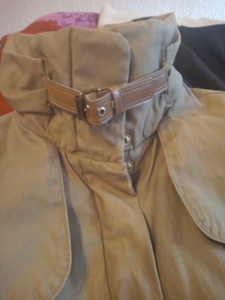 gabardina corta acolchada