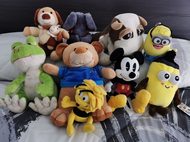 Lote 9 peluches distintos tamaños