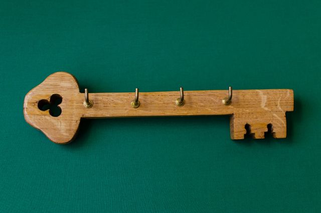 Cuelga llaves de madera