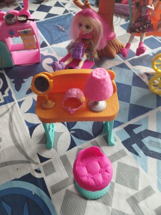 pack 4 enchantimals y mascota y accesorios
