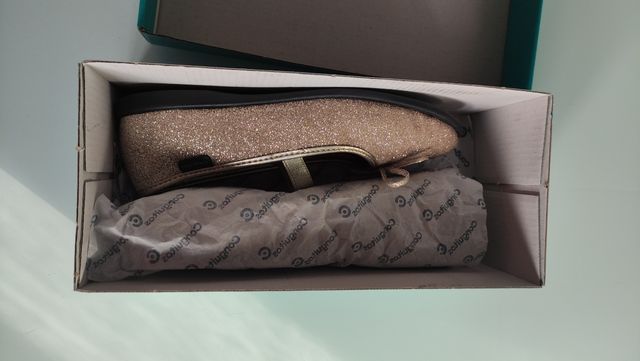 Manoletinas Conguitos en dorado brillante número32