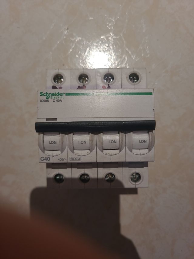 INTERRUPTOR SCHNEIDER ELECTRIC