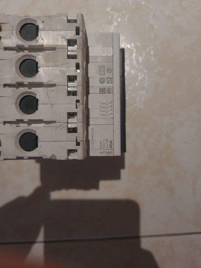 INTERRUPTOR SCHNEIDER ELECTRIC