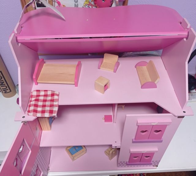 CASITA MUÑECAS DE MADERA