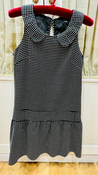 Vestido de invierno sin mangas negro, topos blanc