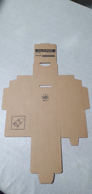 Cajas de cartón  10x10cm resistentes