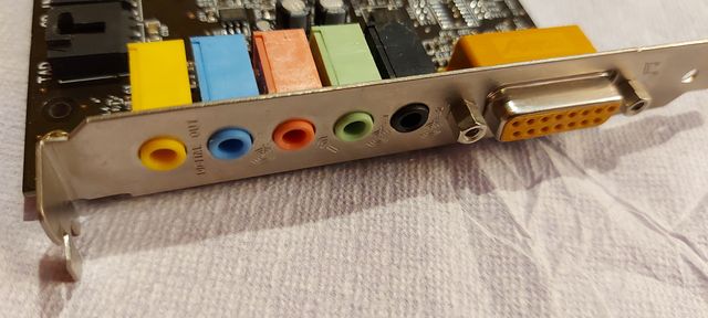 Tarjeta de sonido SoundBlaster Live! CT4830