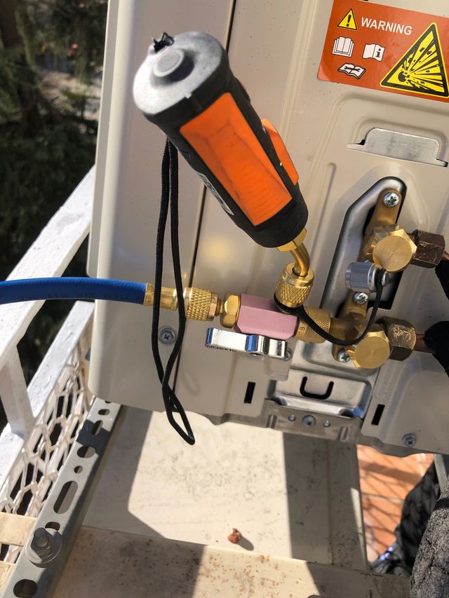 INSTALADOR DE AIRE ACONDICIONADO