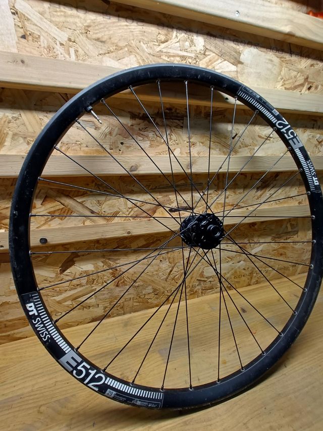 Dt Swiss E512 delantera