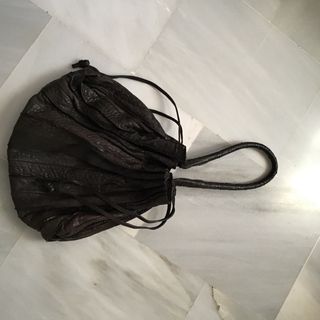 Bolso abanico Lupo. Piel marrón