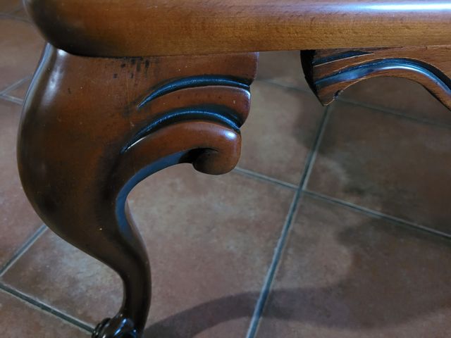 Mesita baja auxiliar de salón.