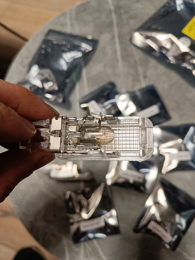 Luces y plafón interior Audi, originales.