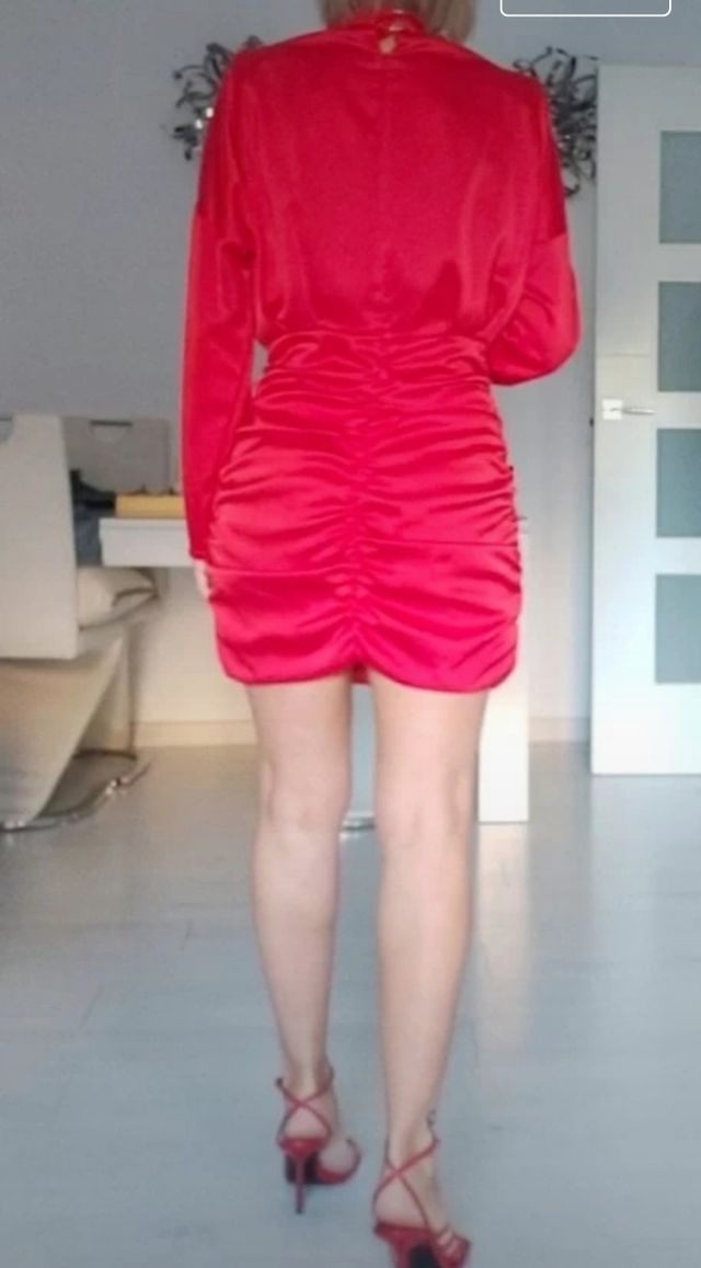 vestido mini raso rojo