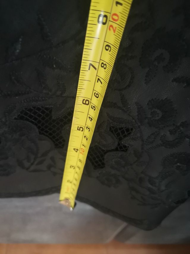 vestido calado y bordado