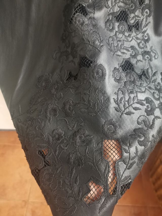 vestido calado y bordado