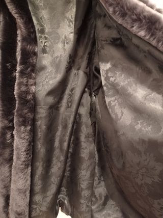 Chaquetón de piel de mutón y cuero.