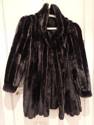 Chaquetón de piel de mutón y cuero.
