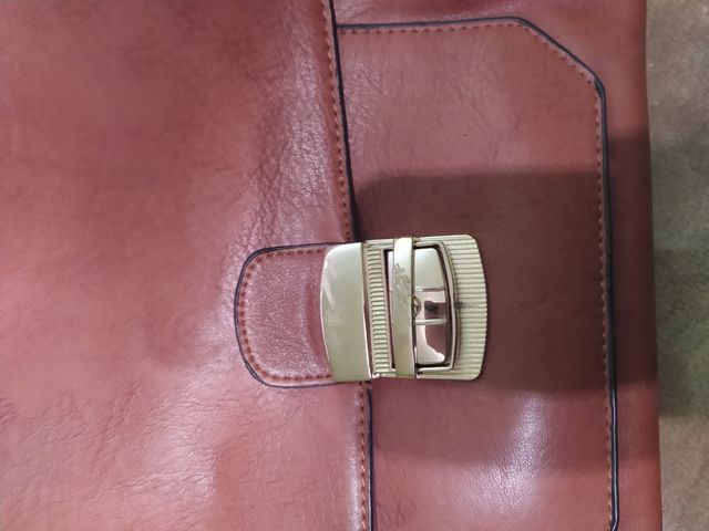 bolso grande marrón