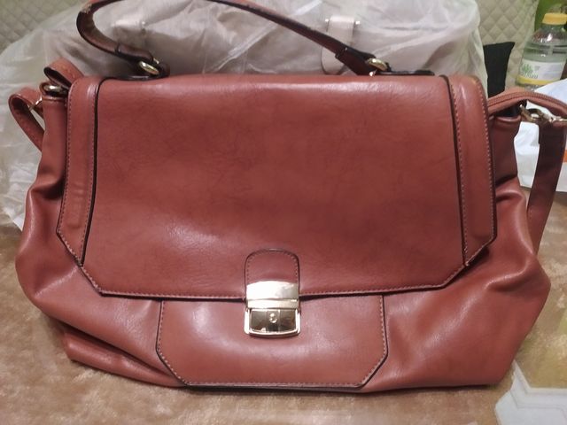 bolso grande marrón