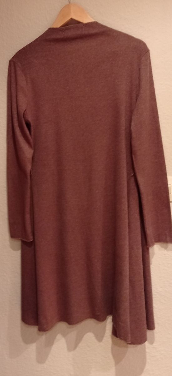 CHAQUETA DISEÑADA EN ESPAÑA CON ETIQUETA TALLA 42