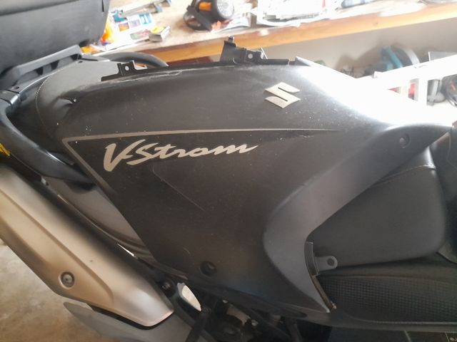 Coperchio laterale Suzuki Vstrom