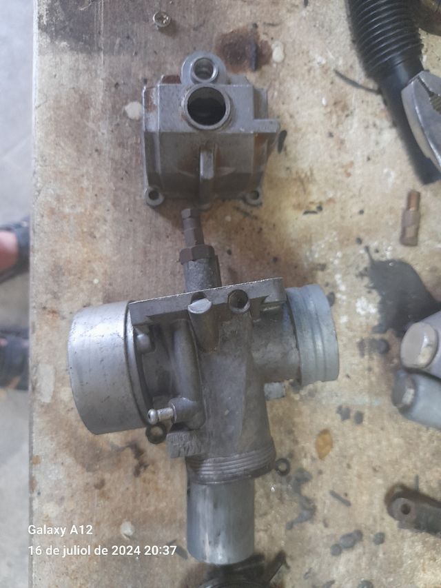 Smontaggio del carburatore Amal