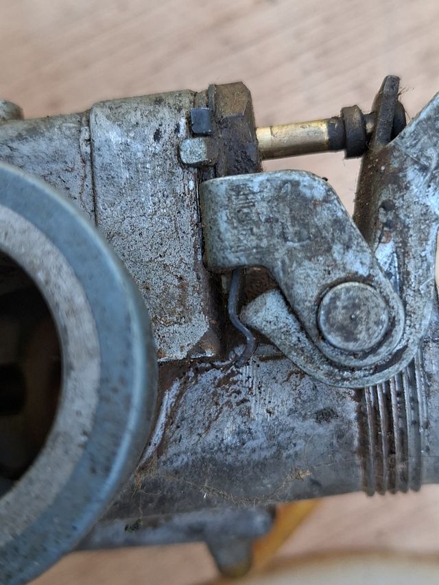 Smontaggio del carburatore Amal