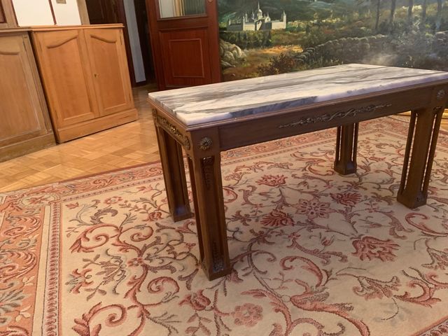 Mesa de centro de mármol