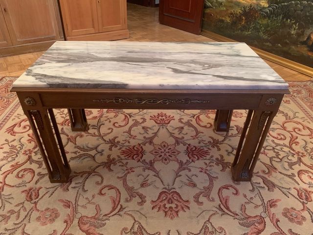 Mesa de centro de mármol