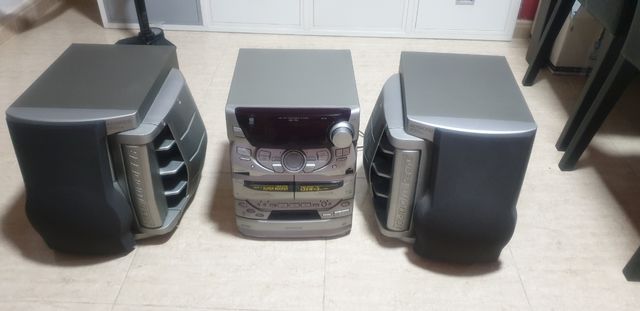 Cadena de música Kenwood 3x135 w