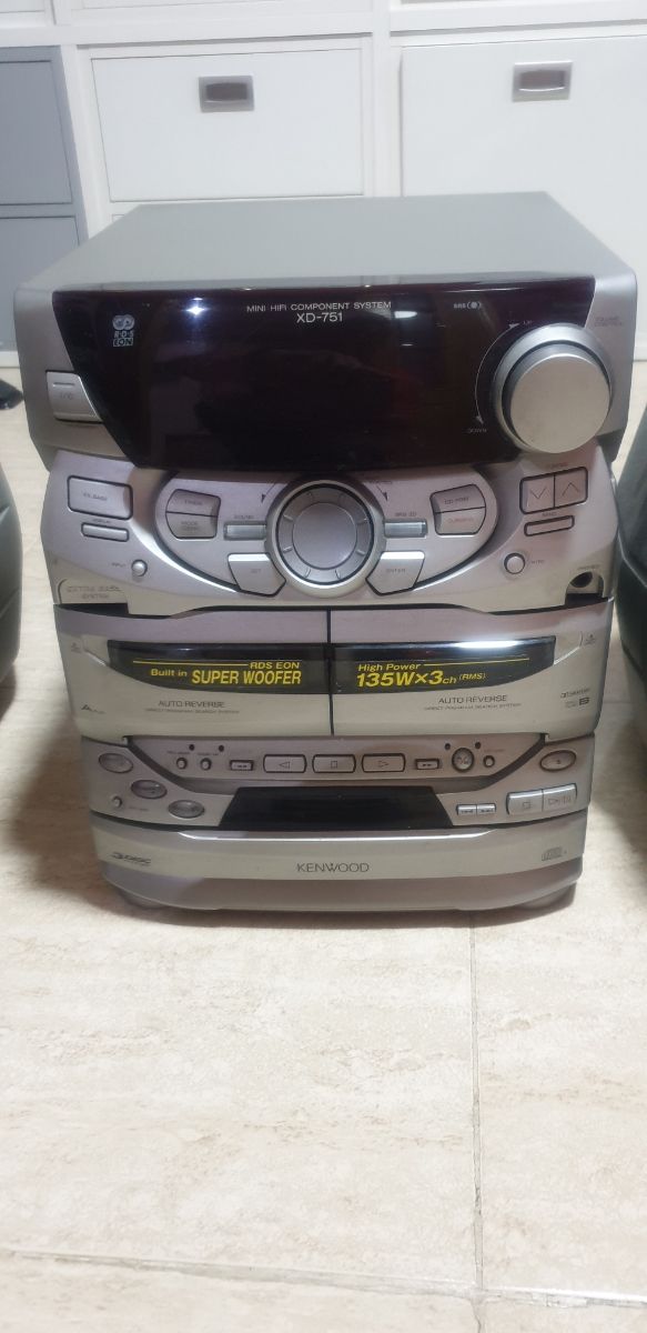 Cadena de música Kenwood 3x135 w