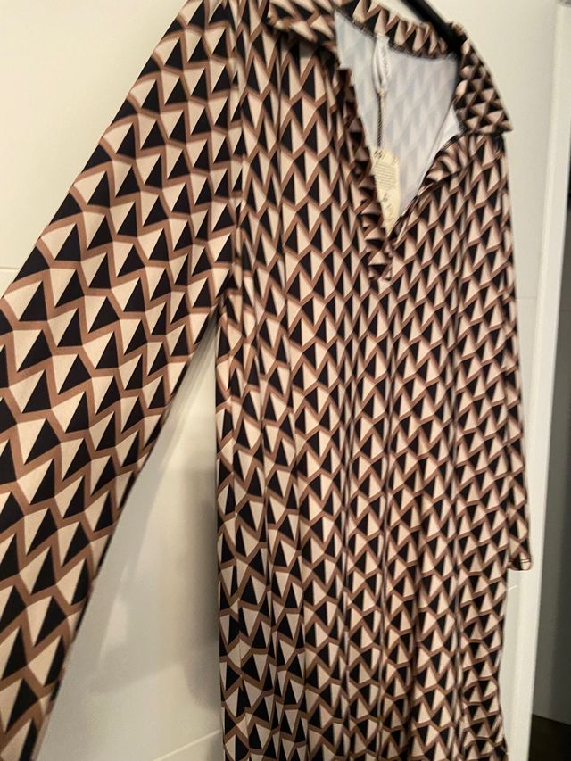 Vestido geométrico cuello polo