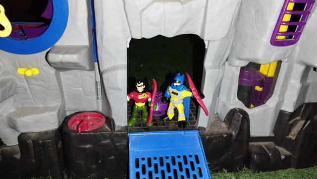Batcueva+ Batman y Robin