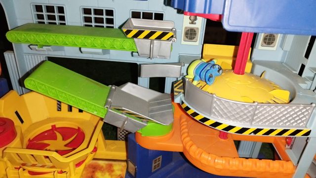 Planta incineradora Toy Story + figuras