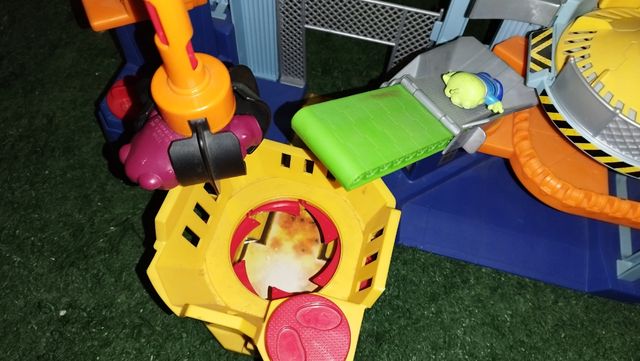 Planta incineradora Toy Story + figuras
