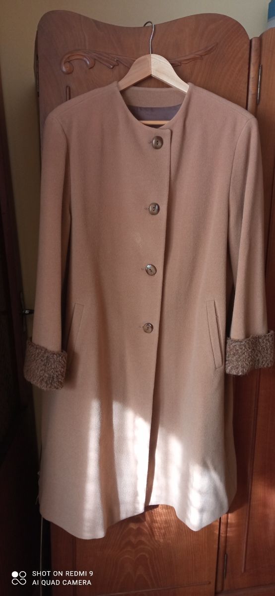 Abrigo muy elegante.