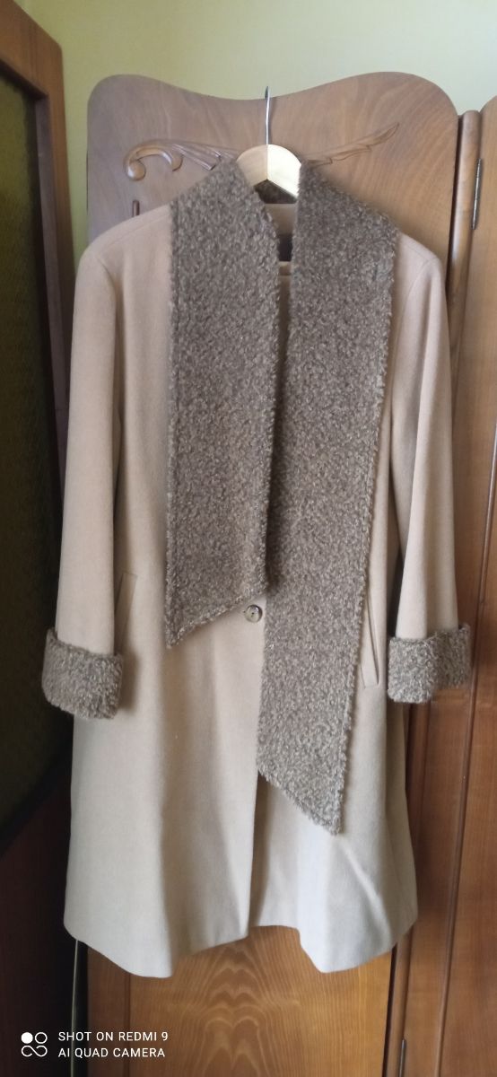 Abrigo muy elegante.