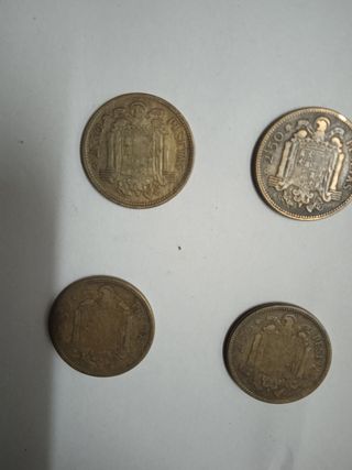  4 monedas de 2.5 pesetas de 1953 