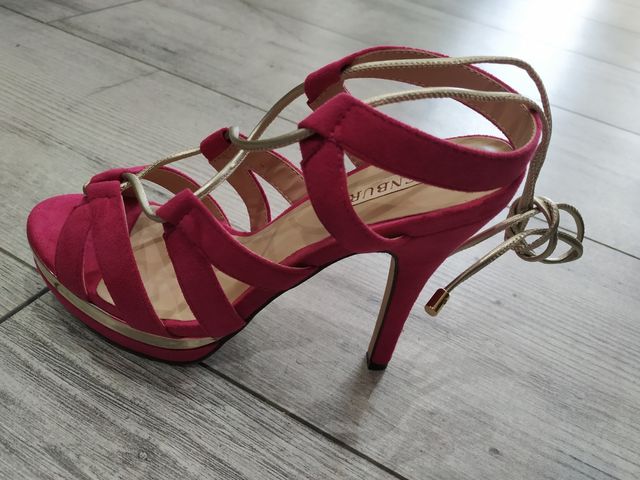 Sandalia fucsia Membur