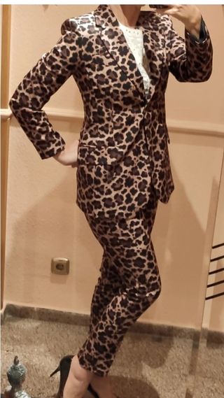 Traje de pantalón estampado leopardo S