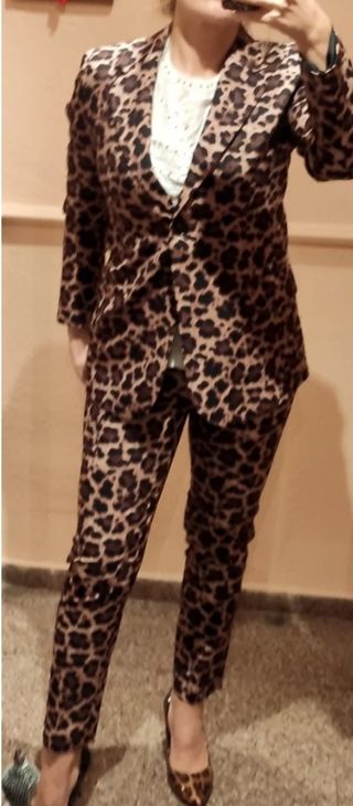 Traje de pantalón estampado leopardo S