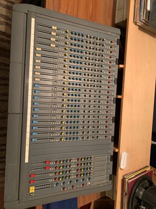 Mesa de mezclas soundcraft venue