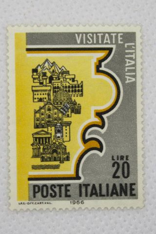 88. Francobollo Visitate l'Italia 1966 L. 20
