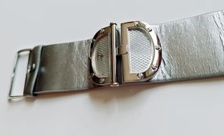 Reloj plateado Guess
